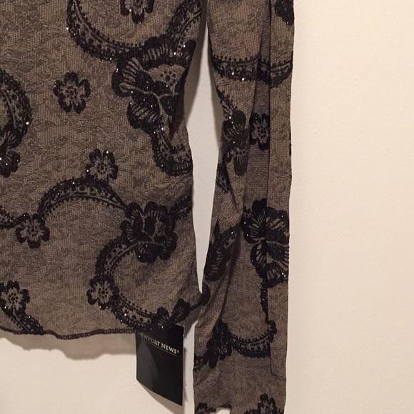 Classy Top - Picture 3 of 3